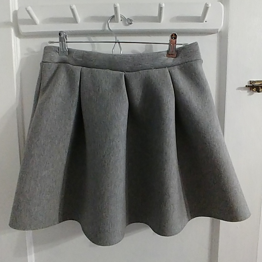 Grey neoprene mini skirt